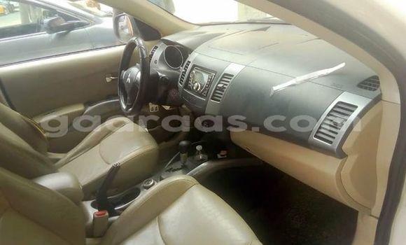 Acheter Occasion Voiture Mitsubishi Outlander Blanc à Dakar, Dakar Acheter Occasion Voiture Mitsubishi Outlander Blanc à Dakar, Dakar