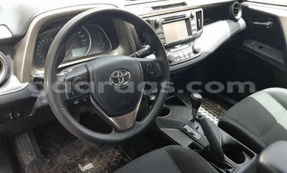 Acheter Occasion Voiture Toyota RAV4 Rouge à Dakar, Dakar Acheter Occasion Voiture Toyota RAV4 Rouge à Dakar, Dakar