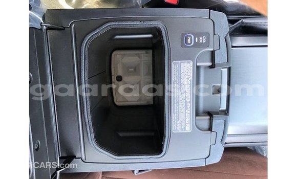 Buy Import Toyota Land Cruiser Black Car in Import - Dubai in Dakar Buy Import Toyota Land Cruiser Black Car in Import - Dubai in Dakar