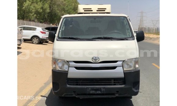 Acheter Import Voiture Toyota Hiace Blanc à Import - Dubai, Dakar Acheter Import Voiture Toyota Hiace Blanc à Import - Dubai, Dakar