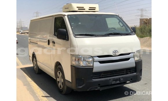 Acheter Import Voiture Toyota Hiace Blanc à Import - Dubai, Dakar Acheter Import Voiture Toyota Hiace Blanc à Import - Dubai, Dakar