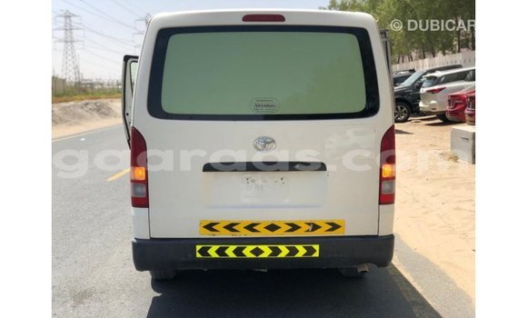 Acheter Import Voiture Toyota Hiace Blanc à Import - Dubai, Dakar Acheter Import Voiture Toyota Hiace Blanc à Import - Dubai, Dakar