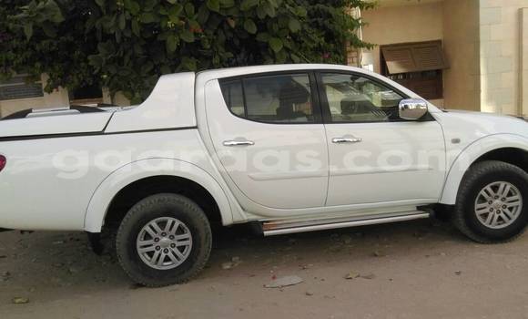 Acheter Occasion Voiture Mitsubishi L200 Blanc à Dakar, Dakar Acheter Occasion Voiture Mitsubishi L200 Blanc à Dakar, Dakar