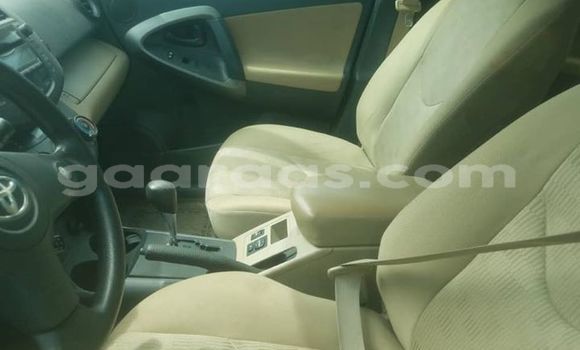 Dieundeu Occasion Toyota RAV4 White Auto in Dakar in Dakar Dieundeu Occasion Toyota RAV4 White Auto in Dakar in Dakar