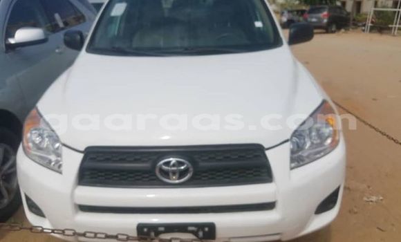 Dieundeu Occasion Toyota RAV4 White Auto in Dakar in Dakar Dieundeu Occasion Toyota RAV4 White Auto in Dakar in Dakar