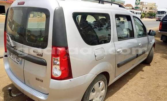 Buy Used Renault Clio Silver Car in Dakar in Dakar Buy Used Renault Clio Silver Car in Dakar in Dakar