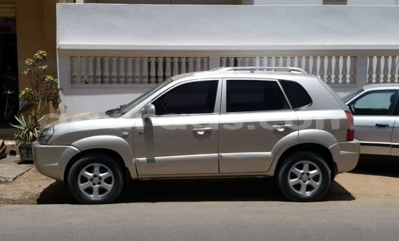 Buy Used Toyota RAV4 White Car in Dakar in Dakar Buy Used Toyota RAV4 White Car in Dakar in Dakar