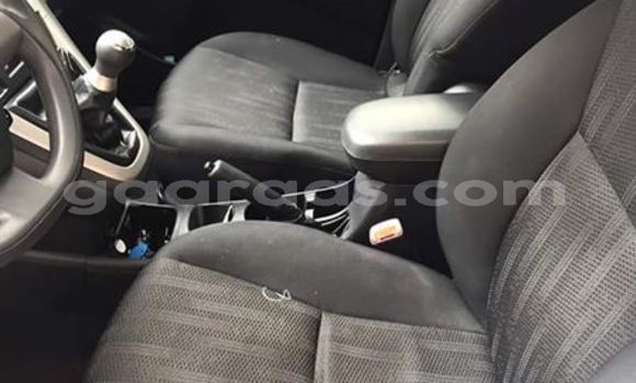 Buy Used Toyota Matrix White Car in Dakar in Dakar Buy Used Toyota Matrix White Car in Dakar in Dakar