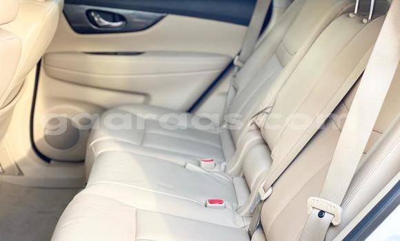 Buy New Nissan Rogue White Car in Dakar in Dakar Buy New Nissan Rogue White Car in Dakar in Dakar