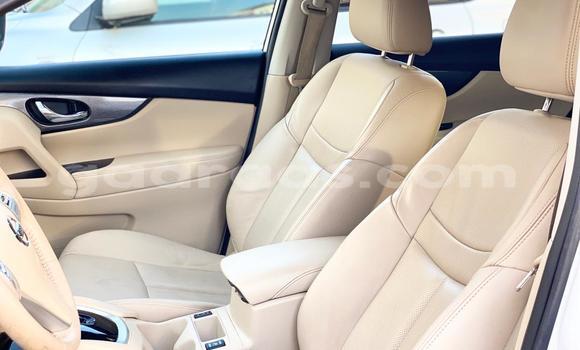 Buy New Nissan Rogue White Car in Dakar in Dakar Buy New Nissan Rogue White Car in Dakar in Dakar