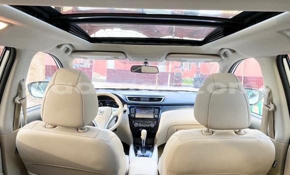 Buy New Nissan Rogue White Car in Dakar in Dakar Buy New Nissan Rogue White Car in Dakar in Dakar