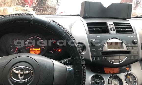 Acheter Occasion Voiture Toyota RAV4 Gris à Bakel, Tambacounda Acheter Occasion Voiture Toyota RAV4 Gris à Bakel, Tambacounda
