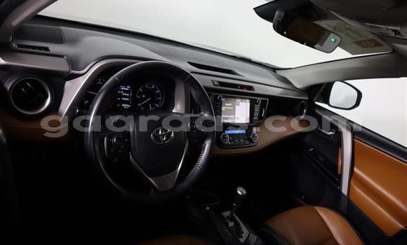 Dieundeu Occasion Toyota Caldina White Auto in Thiès in Région de Thiès Dieundeu Occasion Toyota Caldina White Auto in Thiès in Région de Thiès