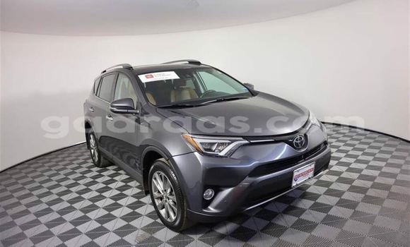 Dieundeu Occasion Toyota RAV4 White Auto in Dakar in Dakar Dieundeu Occasion Toyota RAV4 White Auto in Dakar in Dakar