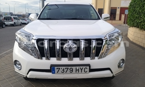 Acheter Occasion Voiture Toyota Land Cruiser Prado Blanc à Bakel, Tambacounda