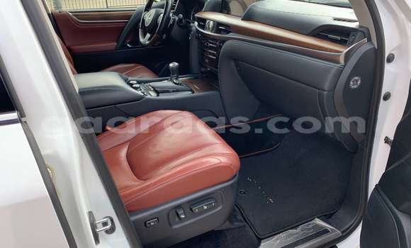 Acheter Occasion Voiture Lexus LX 570 Blanc à Damniadio, Dakar Acheter Occasion Voiture Lexus LX 570 Blanc à Damniadio, Dakar