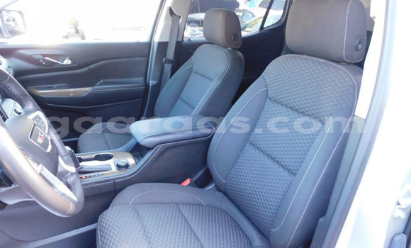 Acheter Occasion Voiture GMC Acadia Gris à Gollere, Saint Louis Acheter Occasion Voiture GMC Acadia Gris à Gollere, Saint Louis