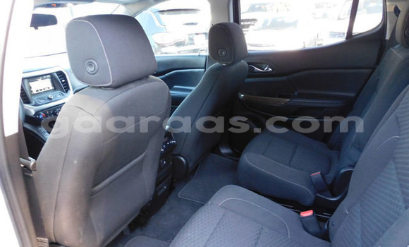 Acheter Occasion Voiture GMC Acadia Gris à Gollere, Saint Louis Acheter Occasion Voiture GMC Acadia Gris à Gollere, Saint Louis