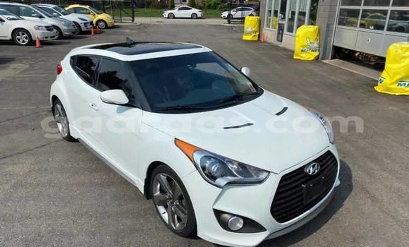 Dieundeu Occasion Hyundai Veloster White Auto in Dakar in Dakar