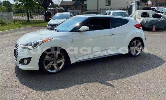 Buy Used Hyundai Veloster White Car in Dakar in Dakar Buy Used Hyundai Veloster White Car in Dakar in Dakar