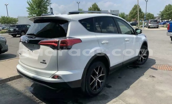 Buy Used Toyota RAV4 White Car in Dakar in Dakar Buy Used Toyota RAV4 White Car in Dakar in Dakar