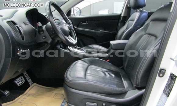 Acheter Occasion Voiture Kia Sportage Blanc à Dakar, Dakar Acheter Occasion Voiture Kia Sportage Blanc à Dakar, Dakar