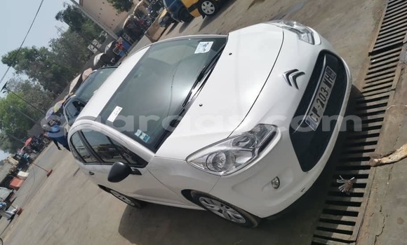 Acheter Occasion Voiture Citroen C3 Blanc à Dakar, Dakar Acheter Occasion Voiture Citroen C3 Blanc à Dakar, Dakar