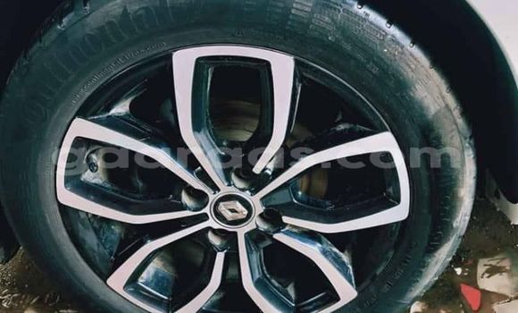 Acheter Occasion Voiture Renault Clio Blanc à Dakar, Dakar Acheter Occasion Voiture Renault Clio Blanc à Dakar, Dakar