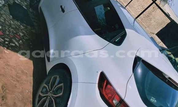 Acheter Occasion Voiture Renault Clio Blanc à Dakar, Dakar Acheter Occasion Voiture Renault Clio Blanc à Dakar, Dakar