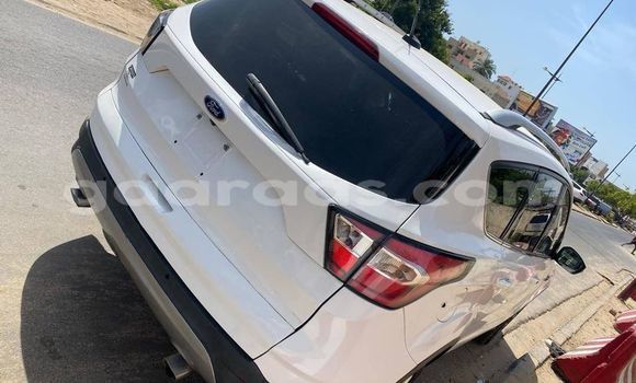 Acheter Occasion Voiture Ford Escape Blanc à Dakar, Dakar Acheter Occasion Voiture Ford Escape Blanc à Dakar, Dakar