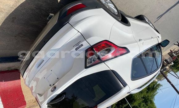 Acheter Occasion Voiture Ford Escape Blanc à Dakar, Dakar Acheter Occasion Voiture Ford Escape Blanc à Dakar, Dakar