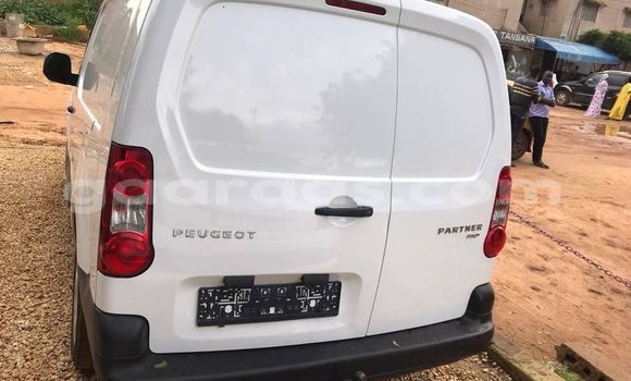 Buy Used Peugeot Partner White Car in Dakar in Dakar Buy Used Peugeot Partner White Car in Dakar in Dakar