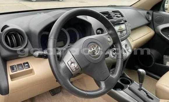 Buy Used Toyota RAV4 Green Car in Dakar in Dakar Buy Used Toyota RAV4 Green Car in Dakar in Dakar