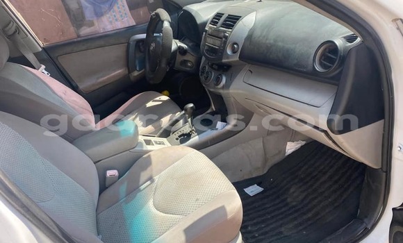 Acheter Occasion Voiture Toyota RAV4 Blanc à Dakar, Dakar Acheter Occasion Voiture Toyota RAV4 Blanc à Dakar, Dakar