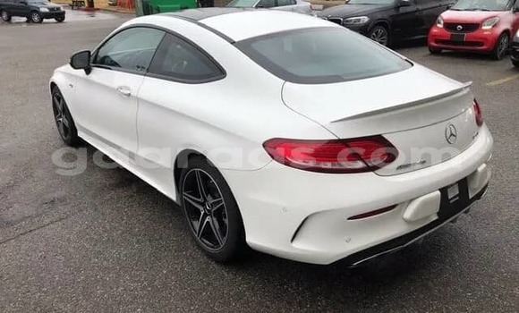 Acheter Occasion Voiture Mercedes‒Benz C–Class Blanc à Dakar, Dakar Acheter Occasion Voiture Mercedes‒Benz C–Class Blanc à Dakar, Dakar