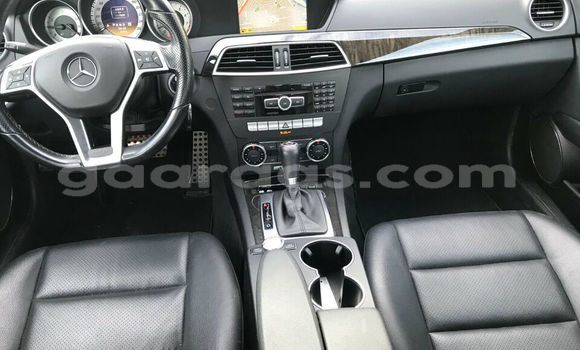 Acheter Occasion Voiture Mercedes‒Benz C–Class Noir à Dakar, Dakar Acheter Occasion Voiture Mercedes‒Benz C–Class Noir à Dakar, Dakar