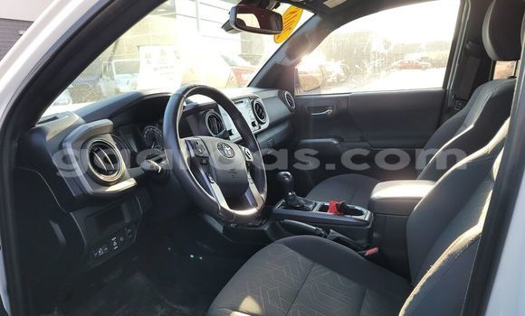 Acheter Occasion Voiture Toyota Tacoma Blanc à Dakar, Dakar Acheter Occasion Voiture Toyota Tacoma Blanc à Dakar, Dakar