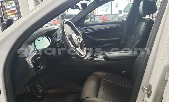 Acheter Occasion Voiture BMW 5er Blanc à Dakar, Dakar Acheter Occasion Voiture BMW 5er Blanc à Dakar, Dakar