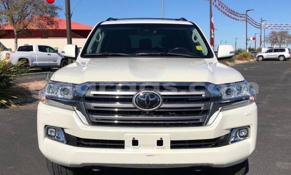Buy Used Toyota Land Cruiser White Car in Dakar in Dakar