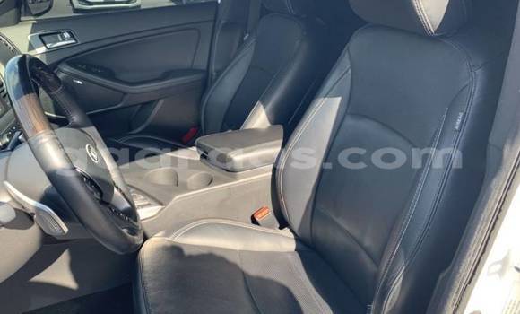 Acheter Occasion Voiture Kia Optima Blanc à Dakar, Dakar Acheter Occasion Voiture Kia Optima Blanc à Dakar, Dakar