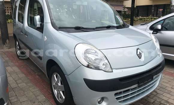 Buy Used Renault Duster Silver Car in Dakar in Dakar Buy Used Renault Duster Silver Car in Dakar in Dakar