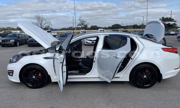 Acheter Occasion Voiture Kia Optima Blanc à Dakar, Dakar Acheter Occasion Voiture Kia Optima Blanc à Dakar, Dakar