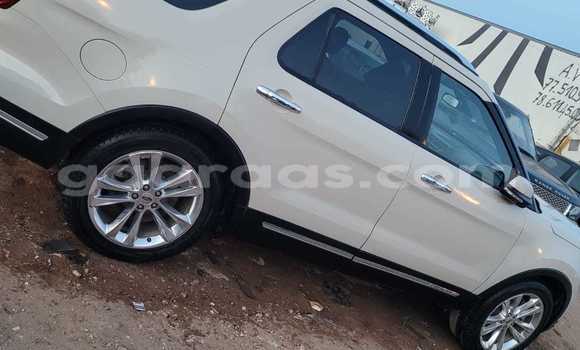 Buy Import Ford Explorer White Car in Dakar in Dakar Buy Import Ford Explorer White Car in Dakar in Dakar