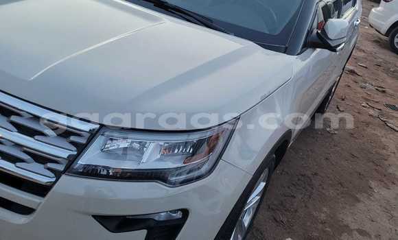 Buy Import Ford Explorer White Car in Dakar in Dakar Buy Import Ford Explorer White Car in Dakar in Dakar