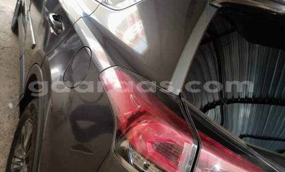 Buy Used Toyota RAV4 Silver Car in Dakar in Dakar Buy Used Toyota RAV4 Silver Car in Dakar in Dakar