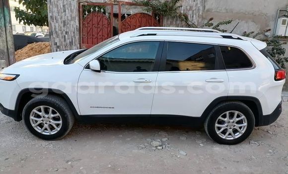 Acheter Occasion Voiture Jeep Cherokee Blanc à Dakar, Dakar Acheter Occasion Voiture Jeep Cherokee Blanc à Dakar, Dakar