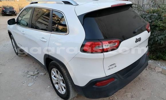Acheter Occasion Voiture Jeep Cherokee Blanc à Dakar, Dakar Acheter Occasion Voiture Jeep Cherokee Blanc à Dakar, Dakar