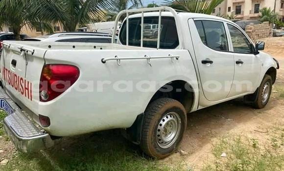 Acheter Occasion Voiture Mitsubishi L200 Blanc à Dakar, Dakar Acheter Occasion Voiture Mitsubishi L200 Blanc à Dakar, Dakar