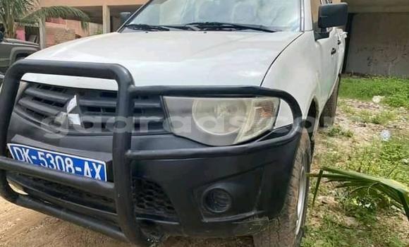 Acheter Occasion Voiture Mitsubishi L200 Blanc à Dakar, Dakar Acheter Occasion Voiture Mitsubishi L200 Blanc à Dakar, Dakar