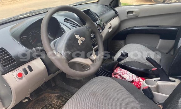 Buy Used Mitsubishi L200 White Car in Dakar in Dakar Buy Used Mitsubishi L200 White Car in Dakar in Dakar